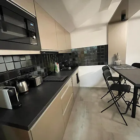 Buddha Garden Apartment *